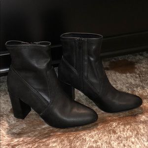 Heeled boots